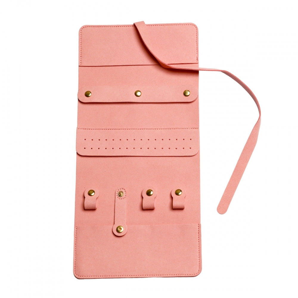 joyero de viaje enrollable o plegable, con compartimentos para llevar collares, pulseras, anillos y pendientes. Tiene revestimiento de terciopelo o microfibra para proteger las joyas y que no se rayen. es un regalo perfecto para el día de la madre, para niñas y adolescentes.