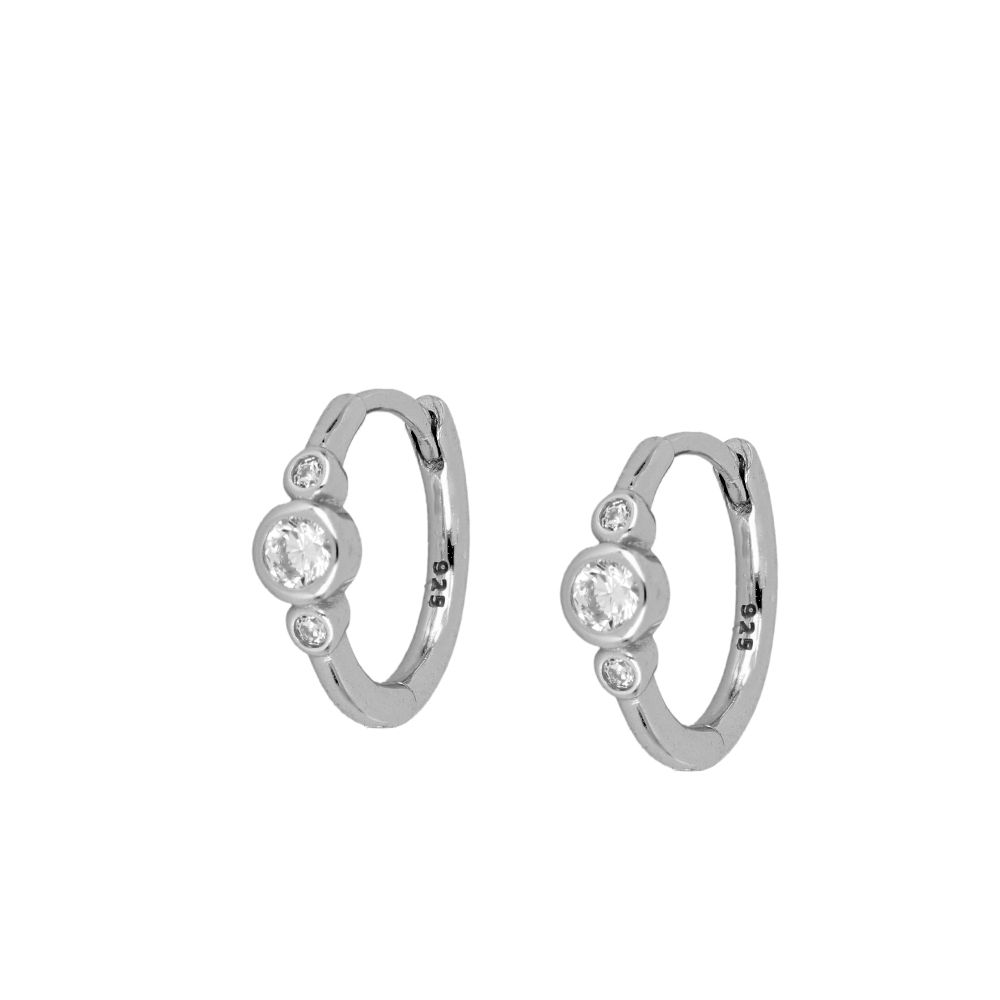 PEQUEÑOS AROS finos con circonitas para piercing confeccionados en plata de ley con baño de oro 18 kilates. Gold plated sterling silver very thin hoop earrings for piercing
