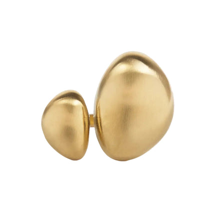 anillo ajustable,grande, dorado y resistente al agua ideal para  completar look de nvitada a bodas, bautizos y comuniones. está confeccionado en acero hipoalergénico y es la idea de regalo perfecto para el día de la madre o amigo invisible. Gold plated stainless steel adjustable waterproof ring
