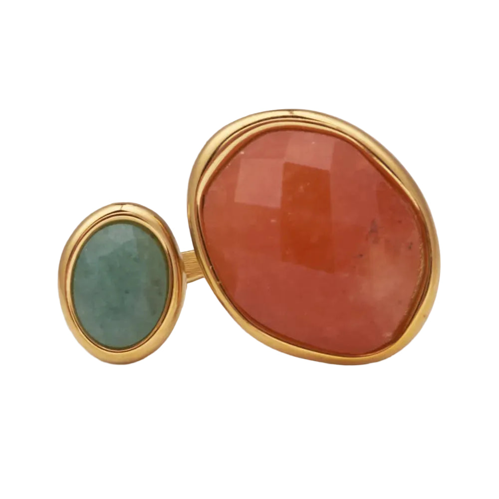 anillo ajustable,grande, dorado y resistente al agua ideal para  completar look de nvitada a bodas, bautizos y comuniones. está confeccionado en acero hipoalergénico y piedra natural y es la idea de regalo perfecto para el día de la madre o amigo invisible. Gold plated stainless steel adjustable waterproof ring