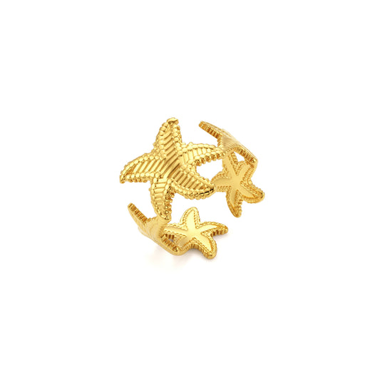 anillo ajustable para verano en forma de estrellas de mar. Puedes elegirlo en dorado o plateado y es resistente al agua. está confeccionado en acero hipoalergénico e inoxidable. Gold plated stainless steel adjustable waterproof satarfish ring. talla única ajustable. 