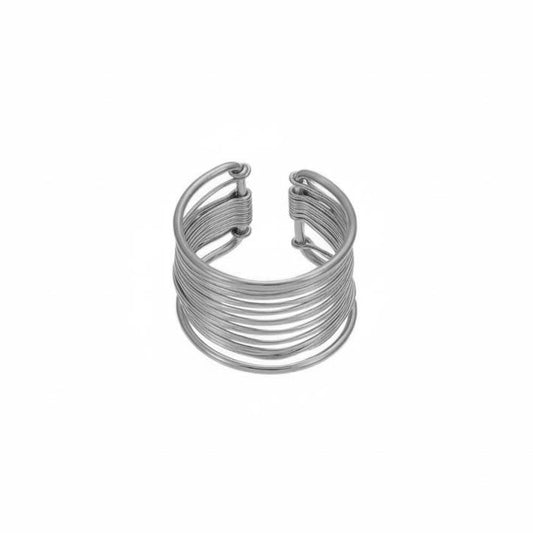 anillo ajustable, entrelazado, plateado, Ancho y resistente al agua.. está confeccionado en acero hipoalergénico con baño de oro  o plata. silver plated stainless steel adjustable waterproof ring