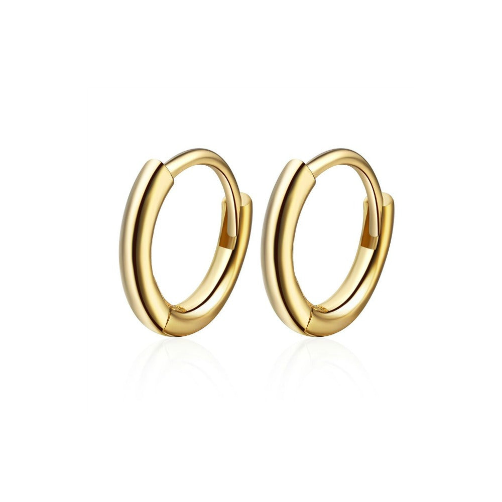 aros pequeños de piercing básicos con cierre fácil que están confeccinados en plata de ley con baño de oro 18 kilates. Gold plated sterling silver hoop earrings for helix piercing.