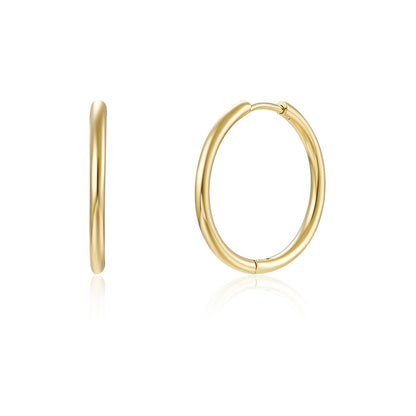 Aros básicos de piercing básicos con cierre fácil resistentes al agua. Son hipoalergénicos y están confeccionados en acero inoxidable con baño de oro 18 kilates. Gold plated stainless steel waterproof hoop earrings for helix piercing.