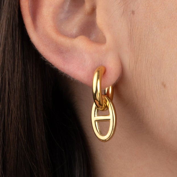 pendientes de aro 2 en 1 desmontables con colgante de eslabon calabrote. Son de acero hipoalergénico y resistentes al agua. Color dorado. 