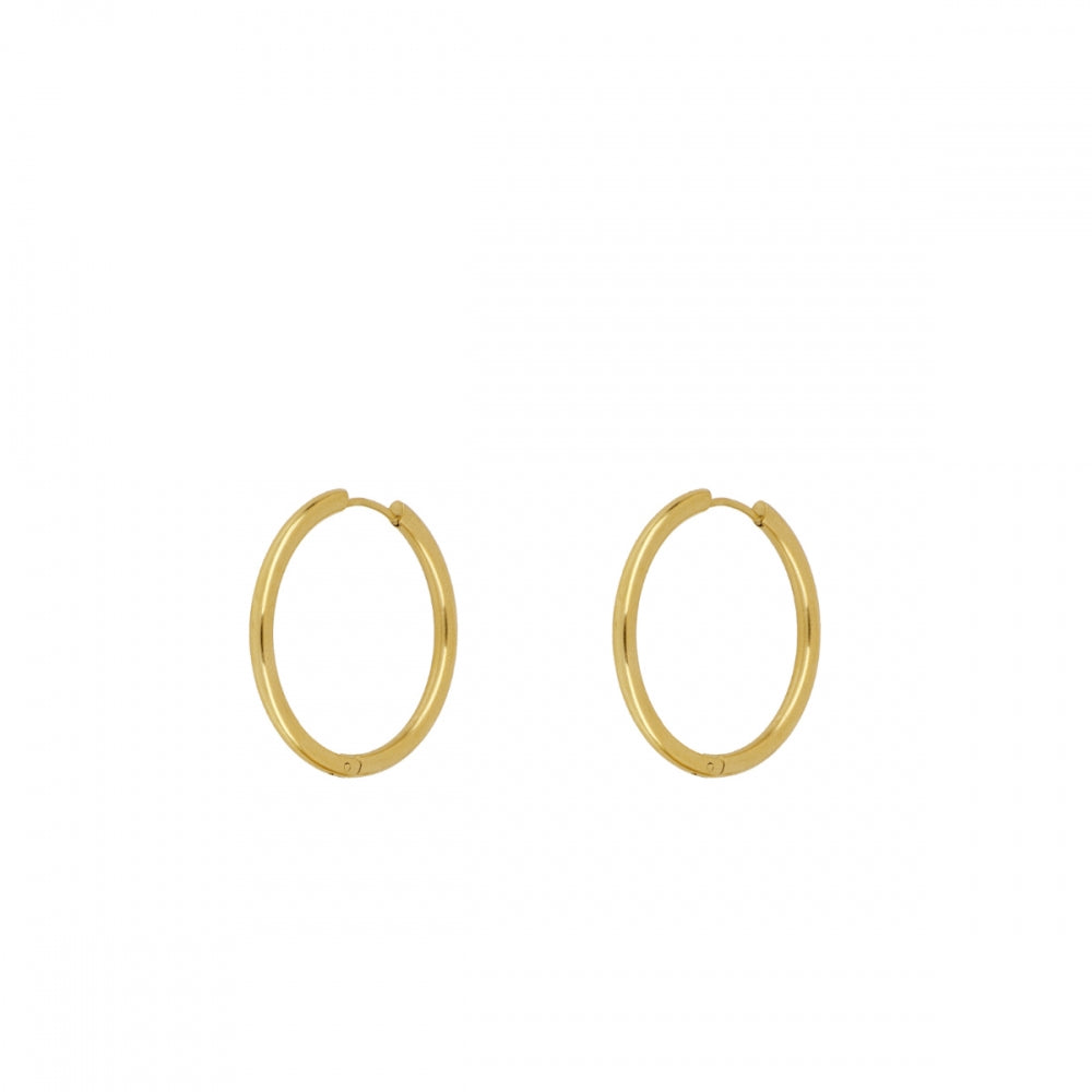 Aros básicos grandes de piercing con cierre fácil resistentes al agua. Son hipoalergénicos y están confeccionados en acero inoxidable con baño de oro 18 kilates. Gold plated stainless steel waterproof hoop earrings for piercing.