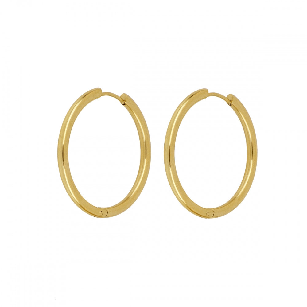 Aros básicos grandes de piercing con cierre fácil resistentes al agua. Son hipoalergénicos y están confeccionados en acero inoxidable con baño de oro 18 kilates. Gold plated stainless steel waterproof hoop earrings for piercing.