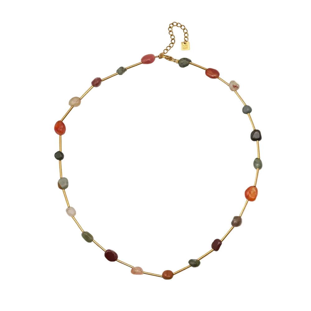 collar o gargantilla boho de acero hipoalergenico resistente al agua. tiene piedras naturales rodocrosita, aventurina, espinela y esta bañada en oro. Gold plated stainless steel turquoise and coral bead waterproof necklace