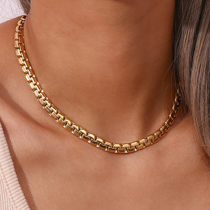 collar de cadena  veneciana dorada vintage con eslabón grande estilo años 80 y 90. gold plated stainless steel vintage chunky chain necklace