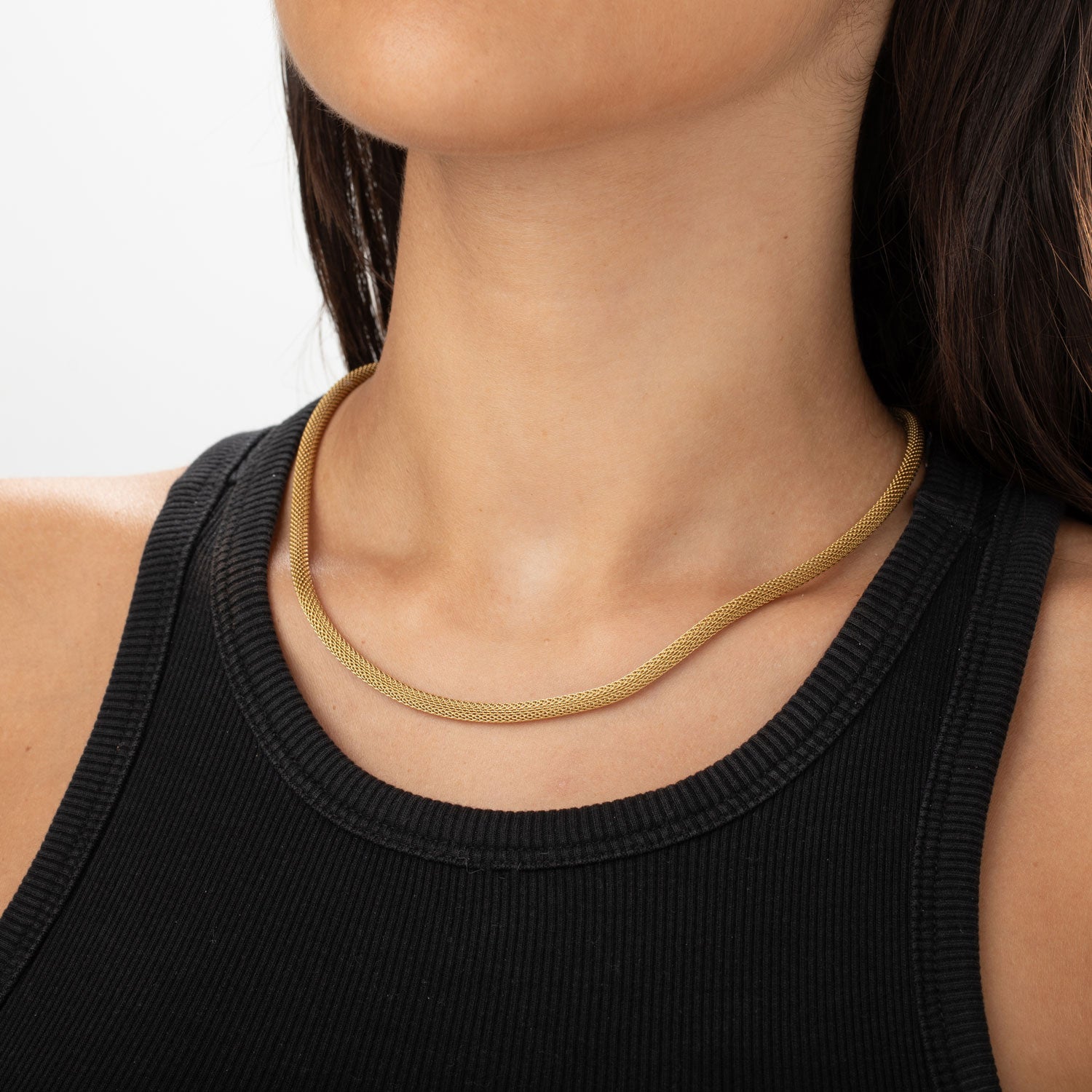 collar ligero de tubo de malla gordito confeccionado en acero HIPOALERGÉNICO y resistente al agua. 