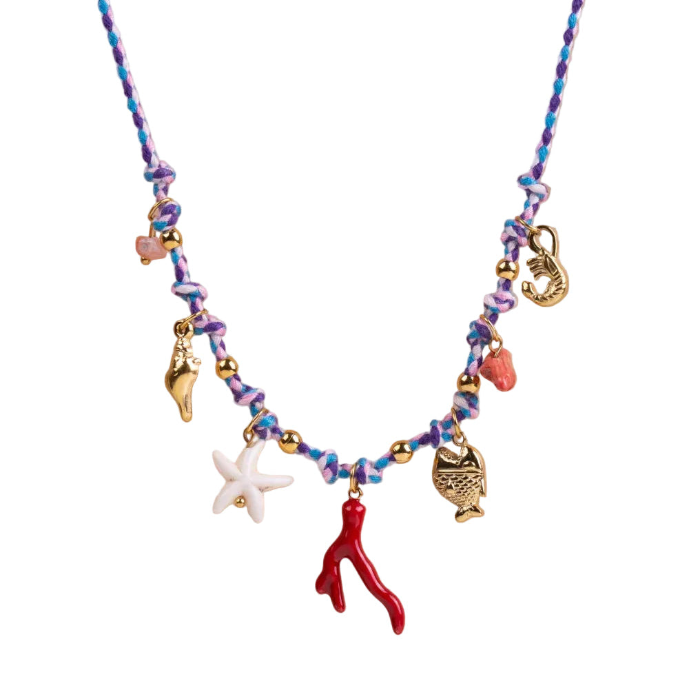 COLLAR para verano de CORDÓN LILA con acero hipoalergénico y waterproof dorado. Los abalorios son coral, conchas, CABALLITO DE MAR y peces en dorado y rojo.  