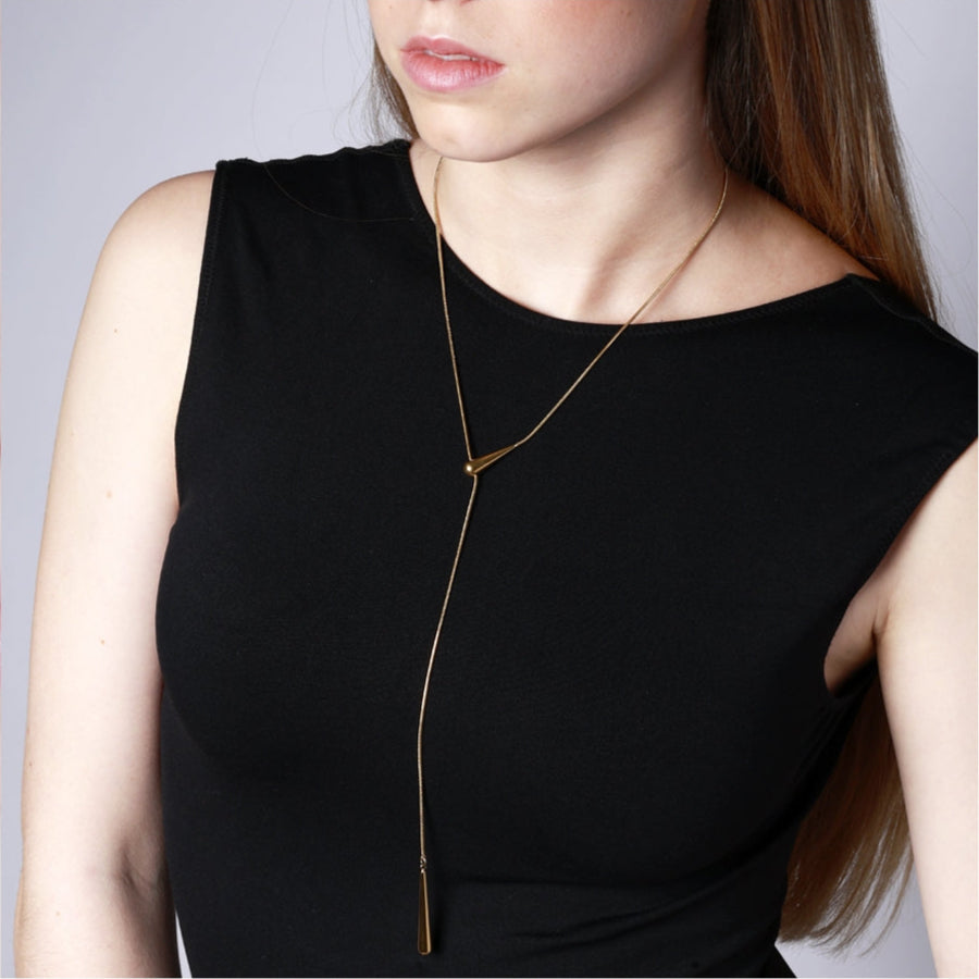 collar largo omega ajustable de acero hipoalergénico dorado resistente al agua