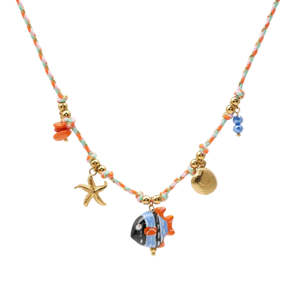 COLLAR para verano de CORDÓN naranja con acero hipoalergénico y waterproof dorado. Los abalorios son concha, estrella de mar y pez en naranja y azul. 
