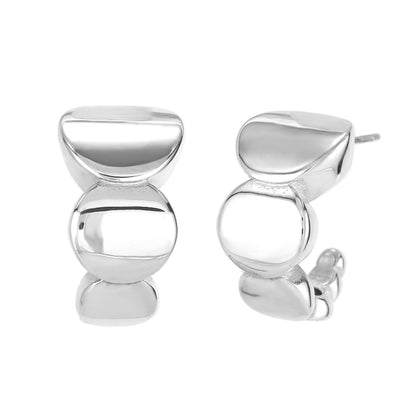 pendientes de aro criolla con forma de onda en acero hipoalergénico y resistente al agua. acabado plata, silver plated stainless steel wavy hoop earrings
