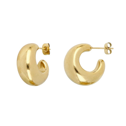 pendientes dorados tipo aro criolla gruesos. Son de acero quirurgico e hipoalergénico, resistentes al agua. gold plated stainless steel chunky hoop earrings.