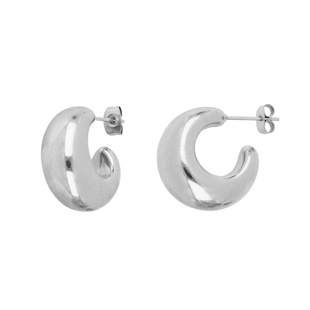 pendientes plateados tipo aro criolla gruesos. Son de acero quirurgico e hipoalergénico, resistentes al agua. silver plated stainless steel chunky hoop earrings.
