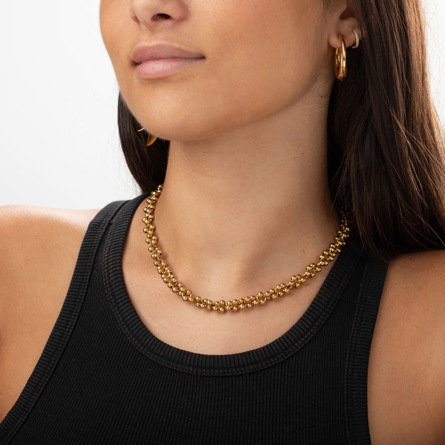 collar dorado de eslabón grueso o gordo confeccionado en acero HIPOALERGÉNICO y resistente al agua. 