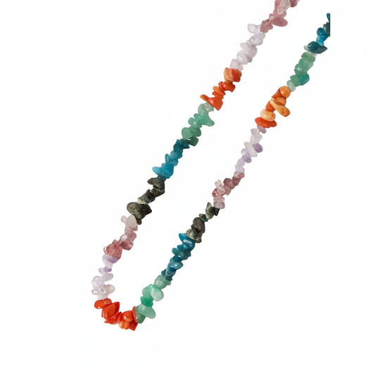 collar largo estilo boho multicolor de piedra natural en minerales ágata roja, amazonita verde, turquesa, rodocrosita rosa, amatista morado y piedra africana. Ideal para verano, para regalar en el día de la madre y para llevar a la playa