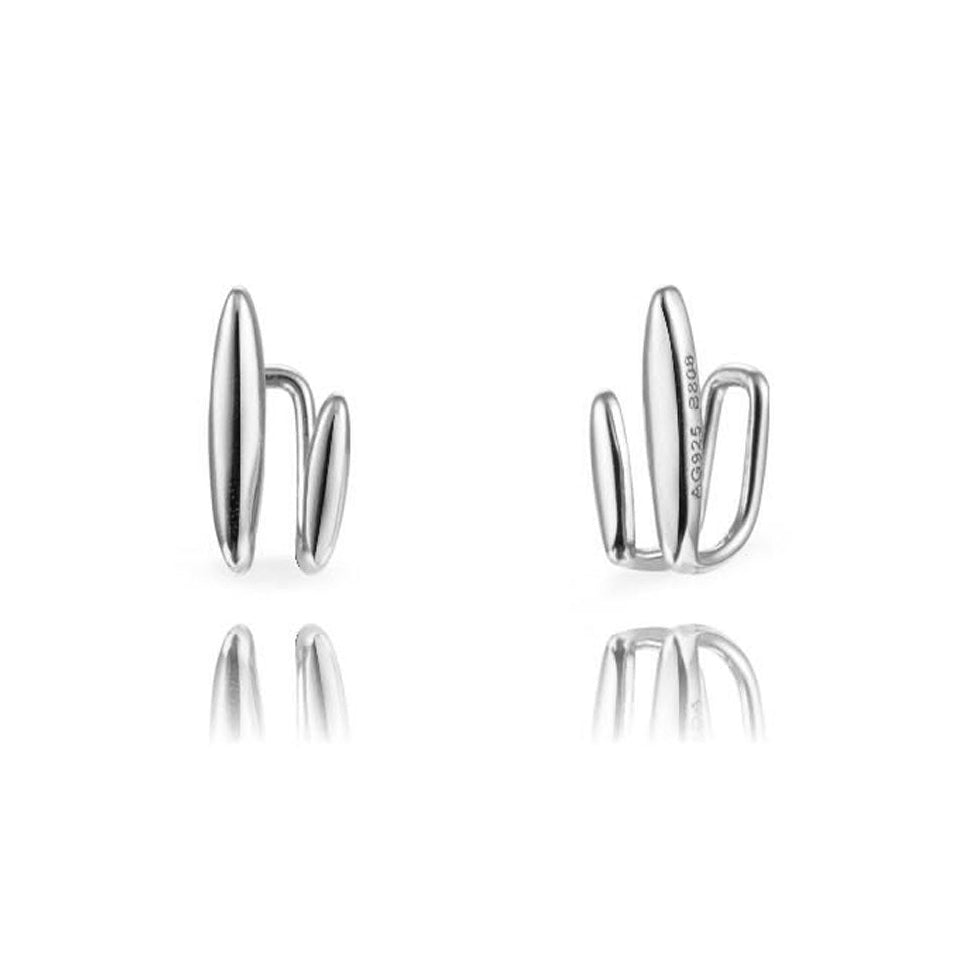 ear cuff de aro confeccionado en plata de ley 925 con baño de oro 18 kilates para llevar como un pendiente de piercing de héllix en el cartílago sin agujero