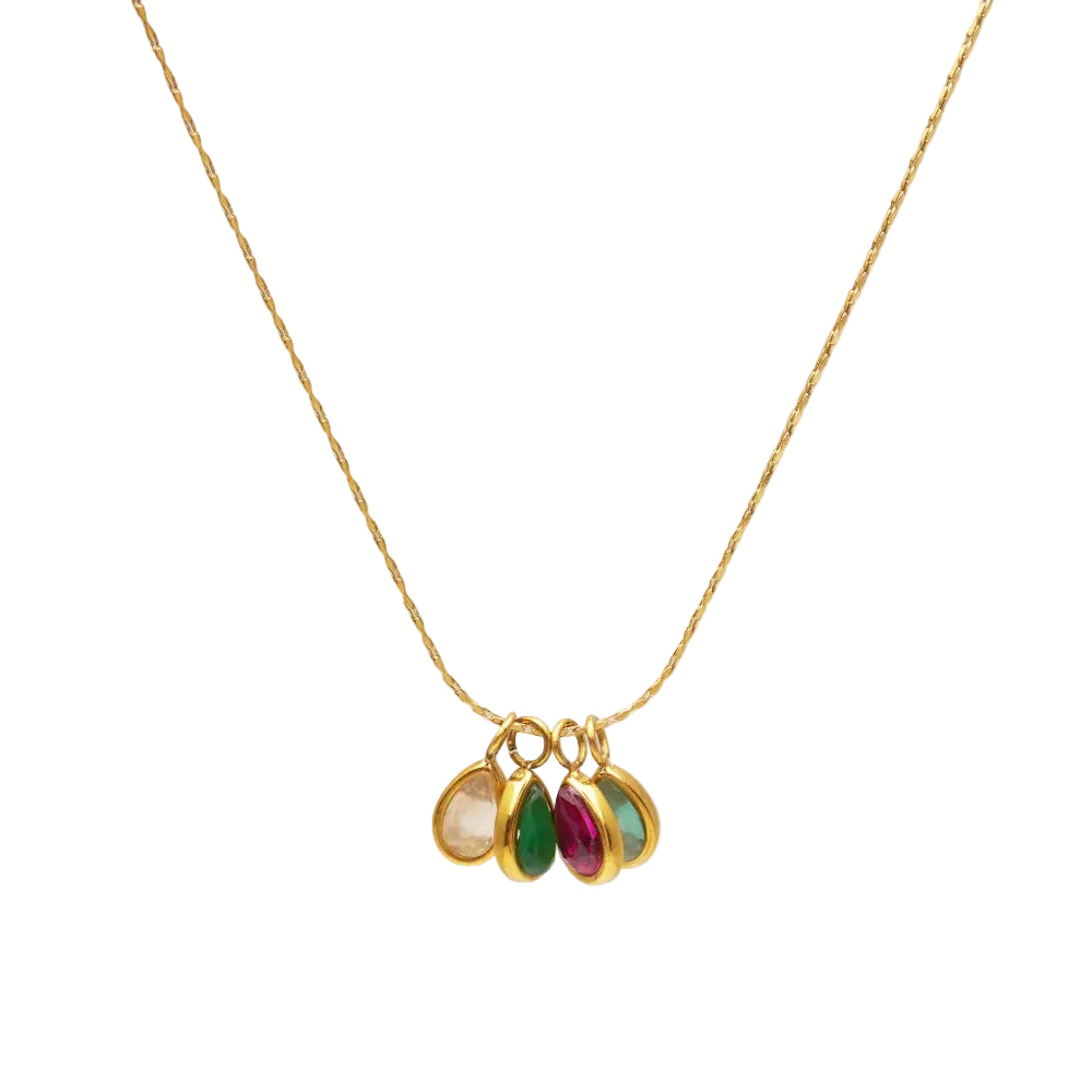 gargantilla boho fina con colgantes muticolor de cristal. Es de acero hipoalergénico y resistente al agua.