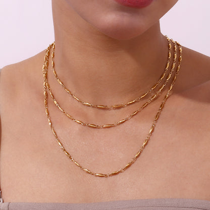 gargantilla boho chic en acero hipoalergénico y resistente al agua. Tiene forma de grano y es perfecta para hacer layering. Acabados en plateado y dorado