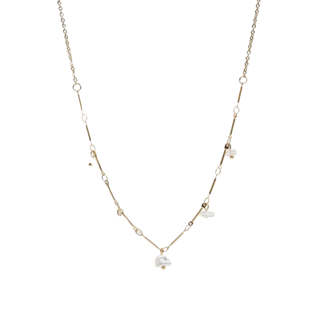 gargantilla boho de cadena dorada con perlas de río. es DE ACERO HIPOALERGÉNICO Y RESISTENTE AL AGUA. sON UNos collares DE PERLAS PEQUEÑAS Y FINAS PAR REGALAR EN EL DÍA DE LA MADRE, DE AMIGO INVISIBLE O PARA UNA PRIMERA COMUNIÓN.