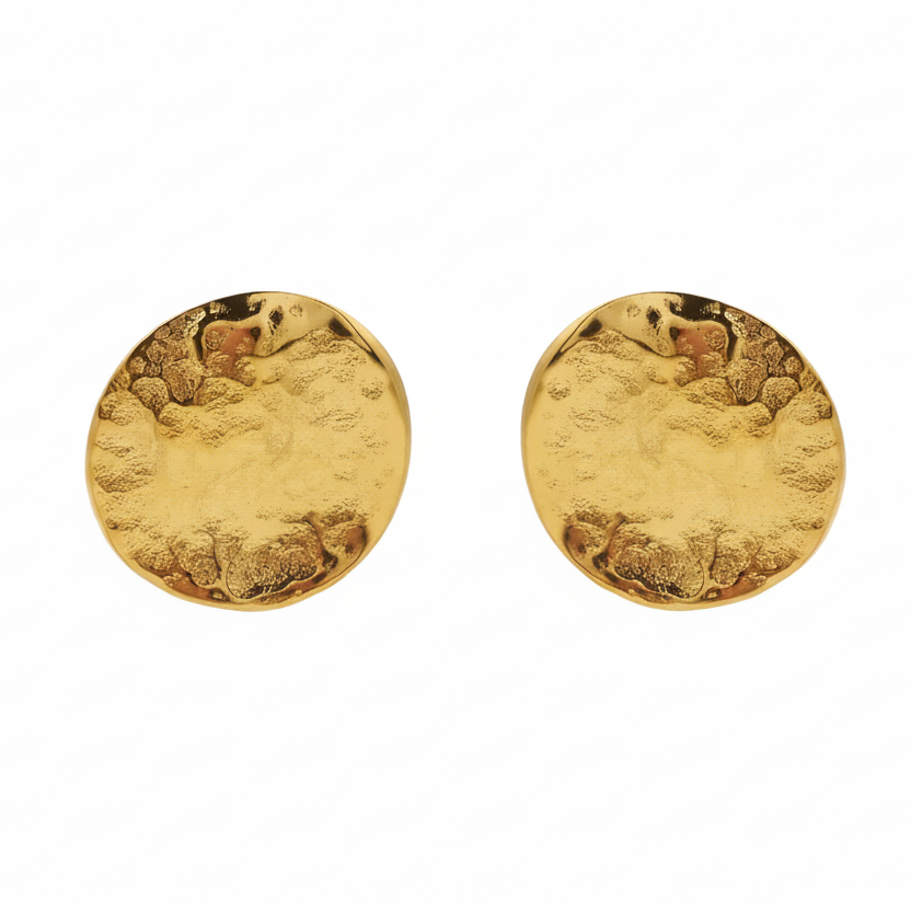 PENDIENTES redondos o de disco tipo moneda ESTILO VINTAGE. Son de acero hipoalergénico resistente al agua y acabado dorado. tienen acabado en relieve o martillado que le da un estilo boho