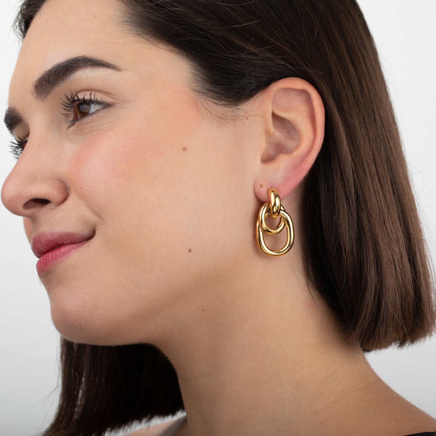 PENDIENTES  de nudo o lazo
ESTILO VINTAGE. Son de acero hipoalergénico resistente al agua y bañado en oro o plata. Diseño similar a los pendientes de de maria pombo por agatha paris