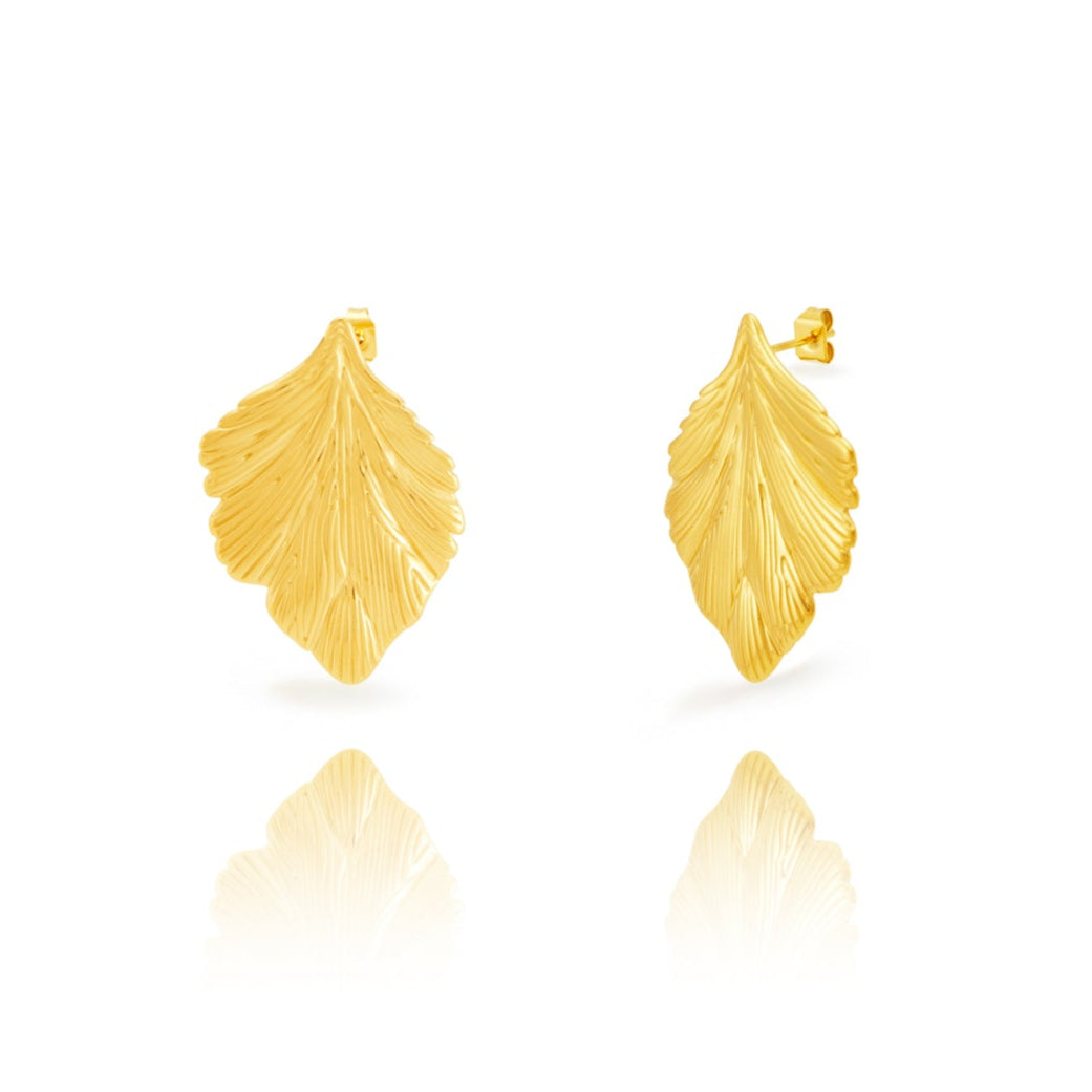 pendientes MEDIANOS para invitada a bodas o eventos en forma de hoja. Son de acero hipoalergenico y resistente al agua. Acabado en dorado y plateado. No pesan, son ligeros