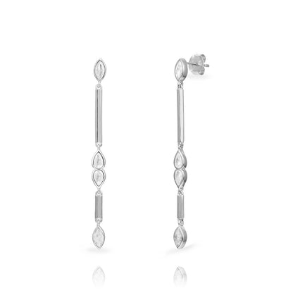 pendientes largos y finos para mujer y adolescente. No pesan nada. Son de plata de ley con baño de oro 18 kilates y circonitas talla marquesa.  ideales para invitada a bodas, bautizos y comuniones. Gold plated sterling silver marquisse zircon long earrings. 