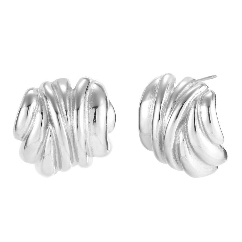 PENDIENTES GRANDES CON RELIEVE IRREGULAR
ESTILO VINTAGE. Son de acero hipoalergénico resistente al agua y bañado en oro o plata. Diseño similar a los pendientes de de maria pombo por agatha paris