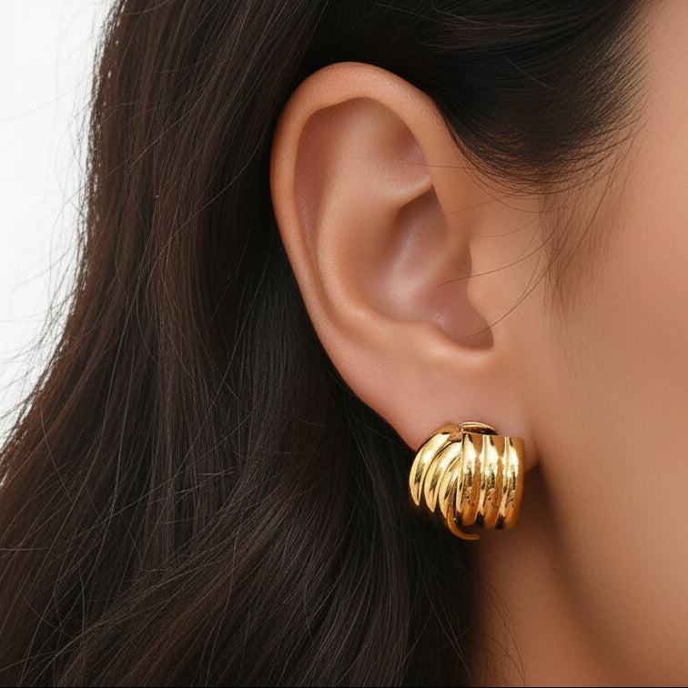 PENDIENTES  de nudo o lazo
ESTILO VINTAGE. Son de acero hipoalergénico resistente al agua y bañado en oro o plata. Diseño similar a los pendientes de de maria pombo por agatha paris