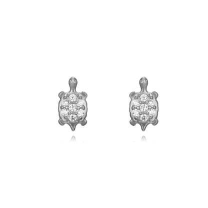 pendientes para verano de tortugas. Son perfectos para piercing y el material es de plata de ley con baño de oro 18 kilates. gold plated sterling silver turtle piercing earrings