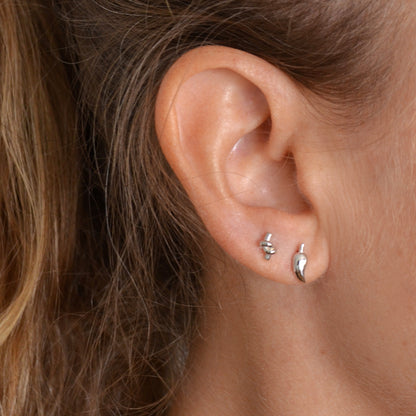 pendientes pequeños de guindilla o chile en plata de ley con baño de oro 18 kilates.