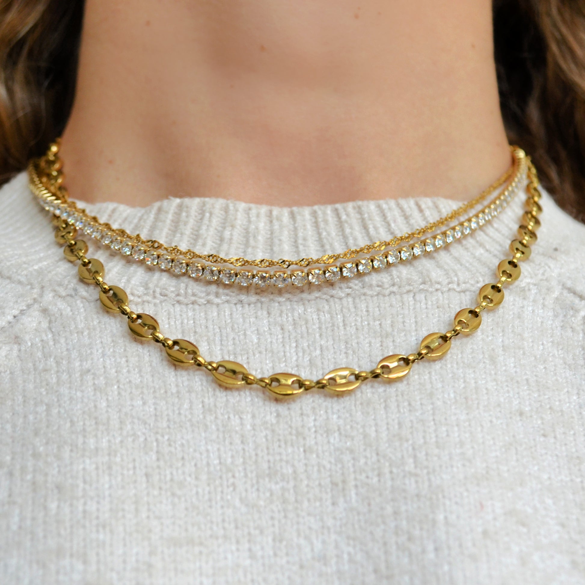 collar tenis de brillantes en acero hipoalergenico con baño de oro y circonitas. Gold plated stainless steel tennis zircon rhinestone necklace