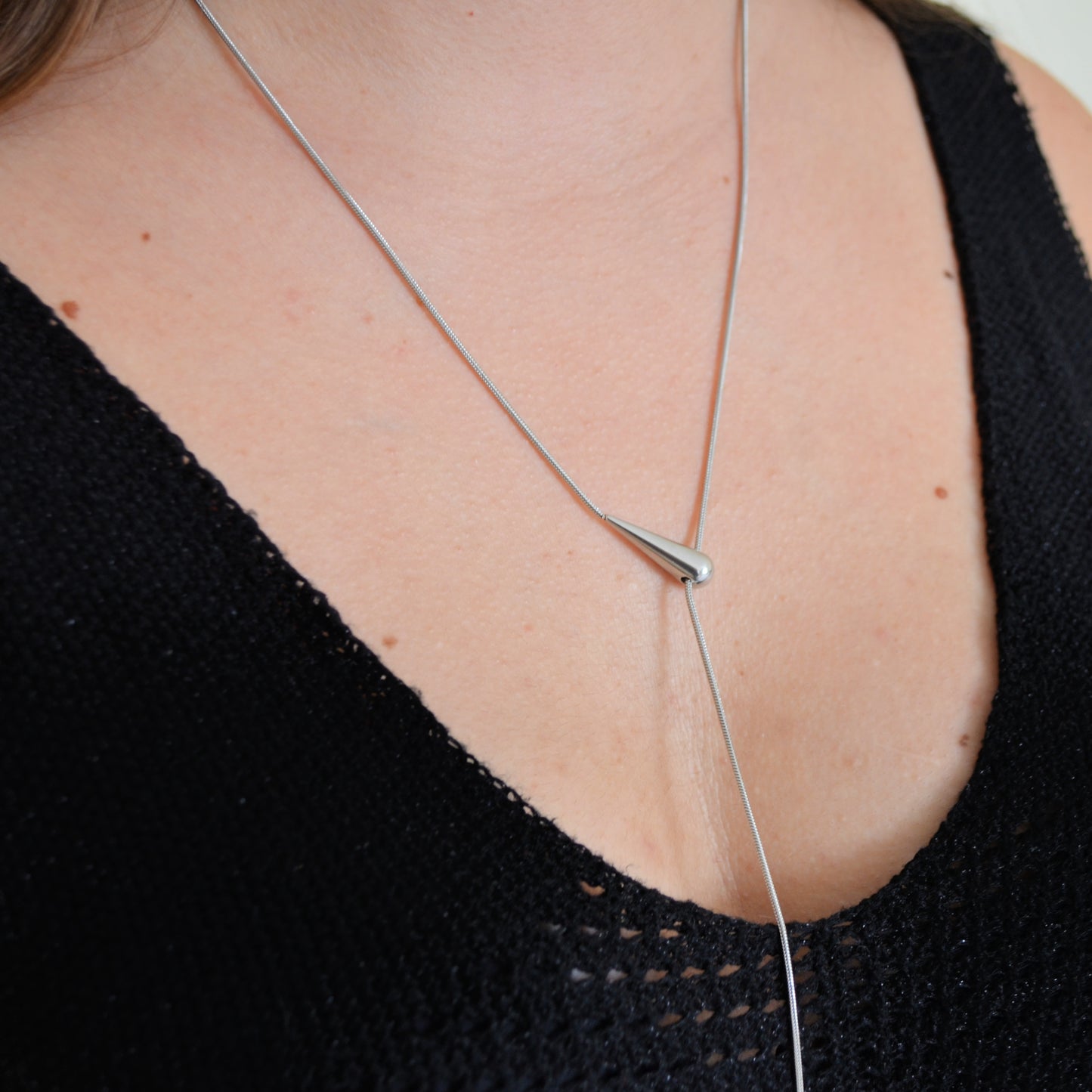 collar largo omega ajustable de acero hipoalergénico dorado resistente al agua