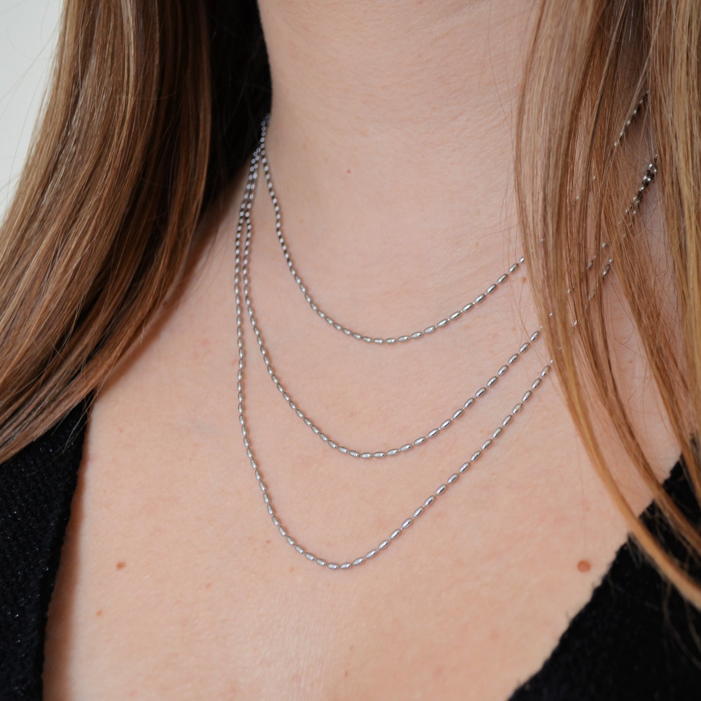 Collar boho de tres cadenas juntas en acero hipoalergénicos resistente al agua. Son 3 collares en 1.