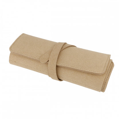 joyero de viaje enrollable o plegable, con compartimentos para llevar collares, pulseras, anillos y pendientes. Tiene revestimiento de terciopelo o microfibra para proteger las joyas y que no se rayen. es un regalo perfecto para el día de la madre, para niñas y adolescentes. 