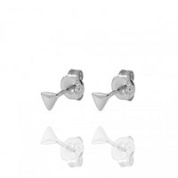 pendientes mini o pequeños de triángulo para piercing confeccionados en plata de ley con baño de oro 18 kilates