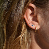 aros medianos de piercin irregular confeccionados en plata de ley con baño de oro 18 kilates. gold plated silver IRREGULAR hoop earrings for piercing
